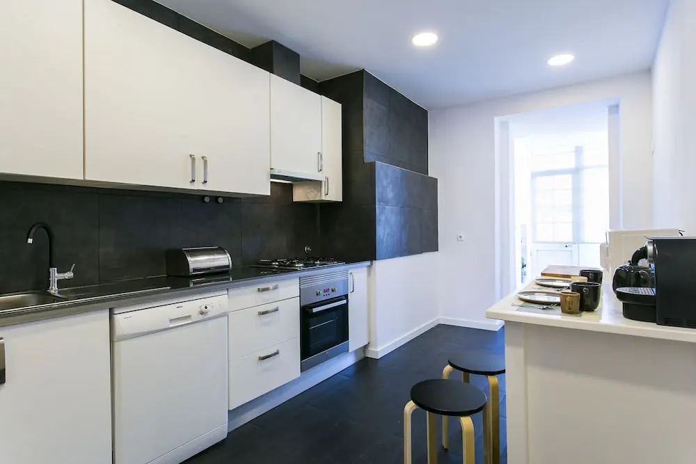 5 Bedroom Apartment near Av Liberdade