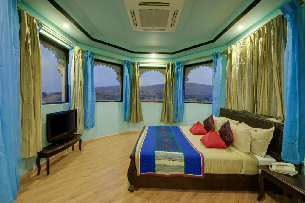 juSTa Lake Nahargarh Palace, Chittorgarh