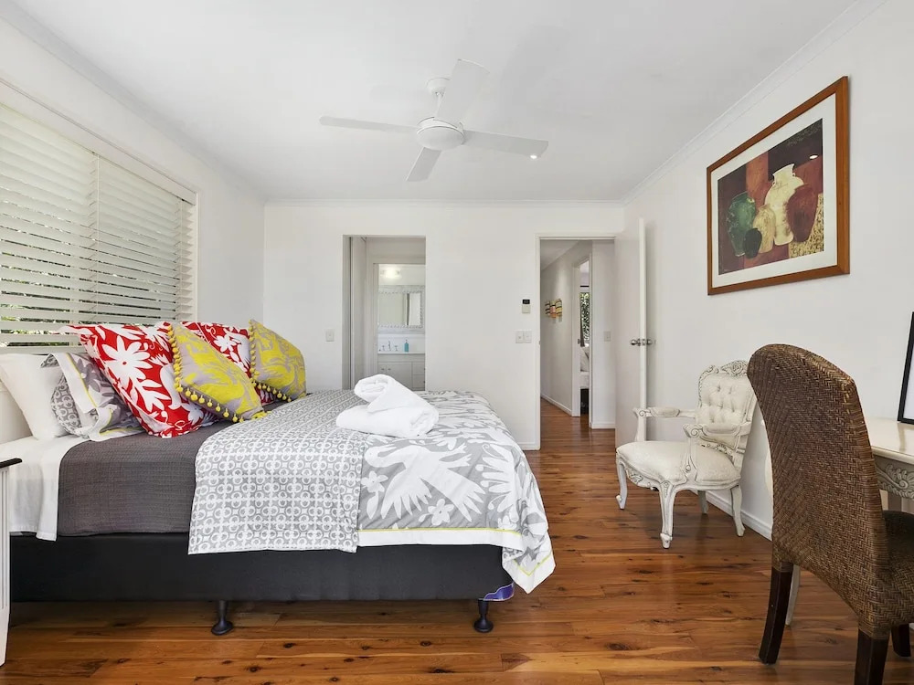 Stunning Sunshine Beach House in Prime Location - 31 Ferguson Street