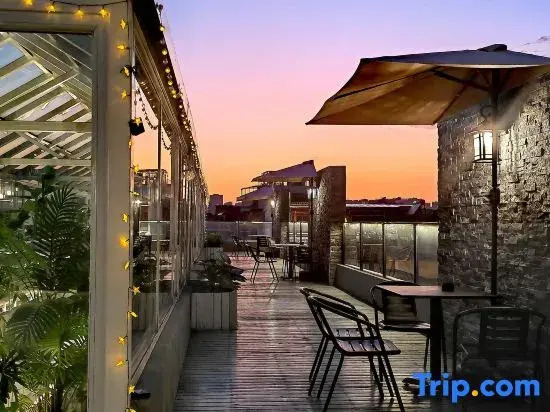 Yi She 101 Boutique Hotel (Xi'an Huimin Street Bell Tower Subway Station Branch)