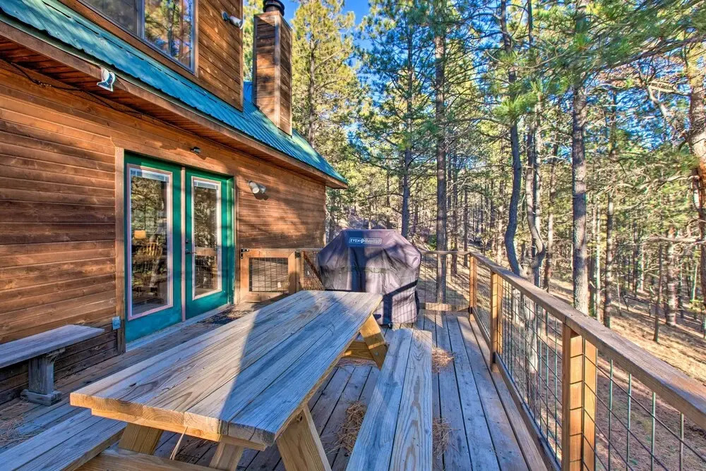 Family Cabin w/ Hot Tub: 1 Mi to Angel Fire Resort