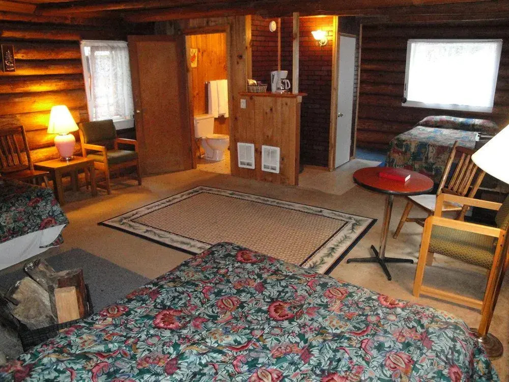 Gateway Inn & Cabins