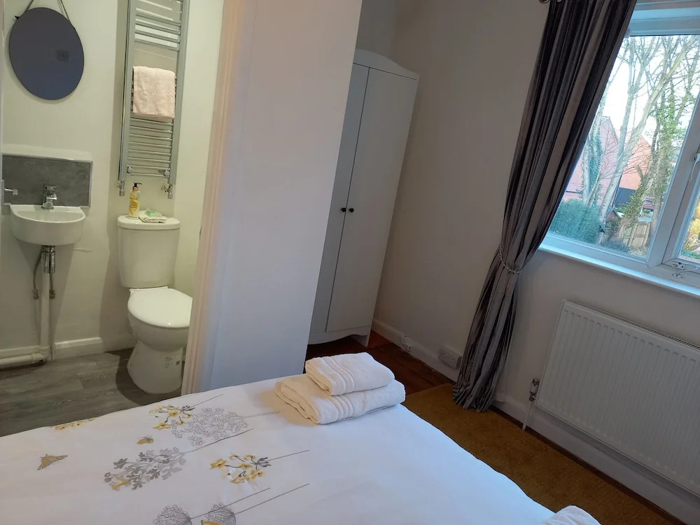 Charming 4-bed Victorian House in Retford