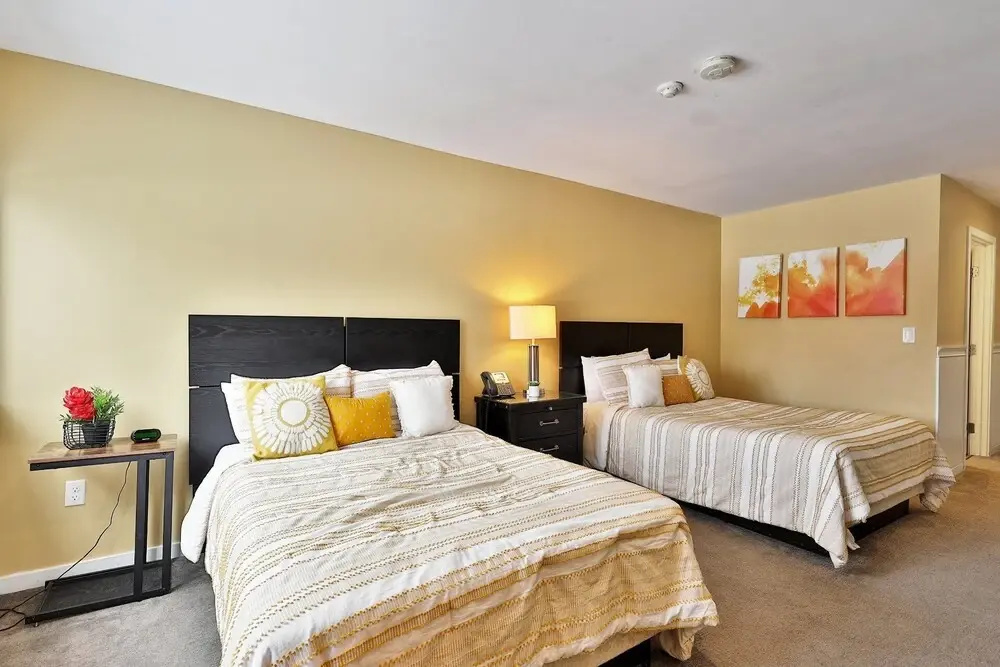 Hotel Style Condo Promising a Comfortable and Convenient Retreat Right in the Heart of Vermont ski Country