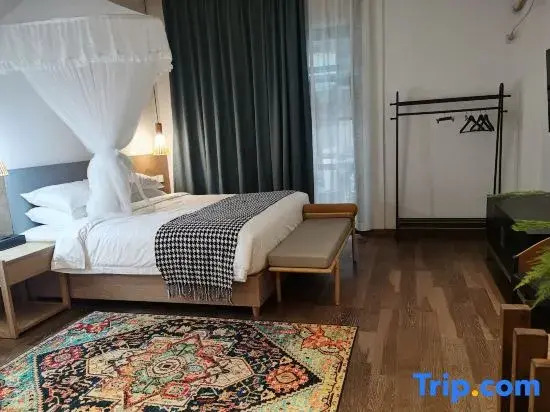 Ruo Ri Wang Lou B&B（Shanghai Zhujiajiao Ancient Town Store）