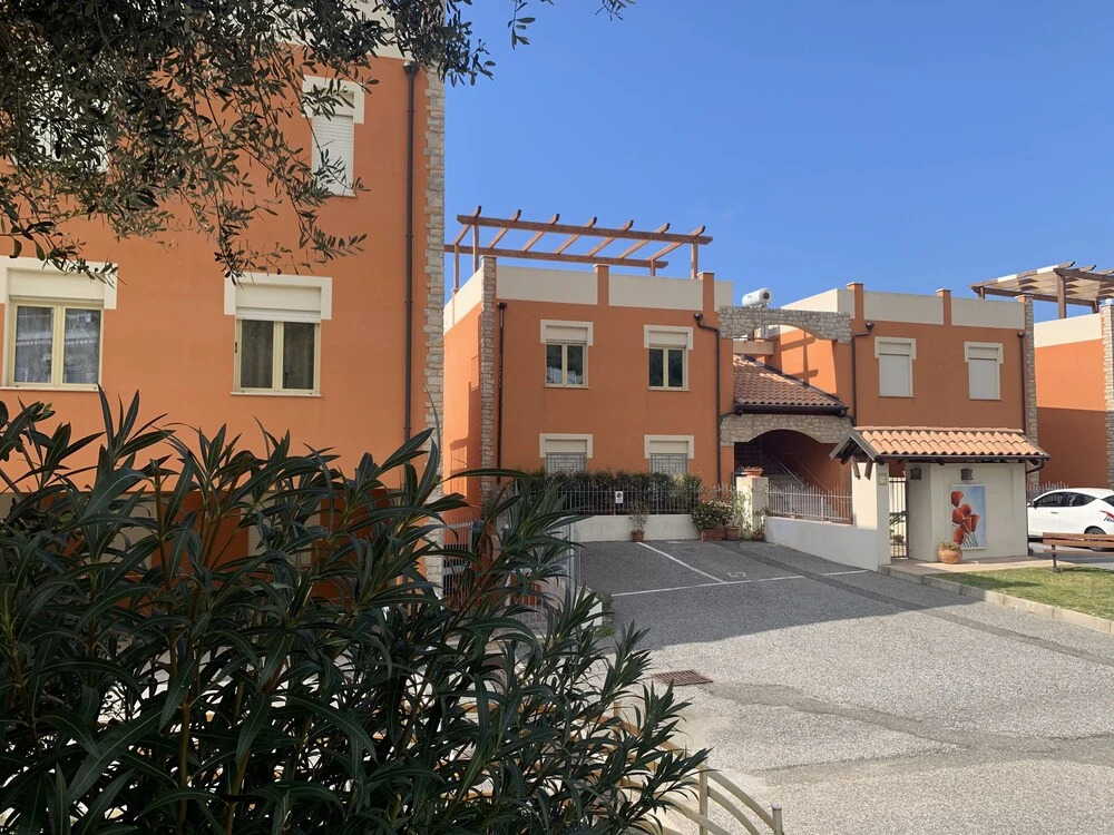 Casa Vita I Bed Ground Unit by Pool