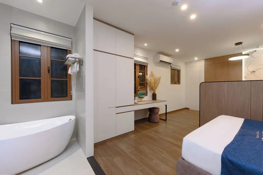 BayGi Phu Quoc Hotel Sunset Town
