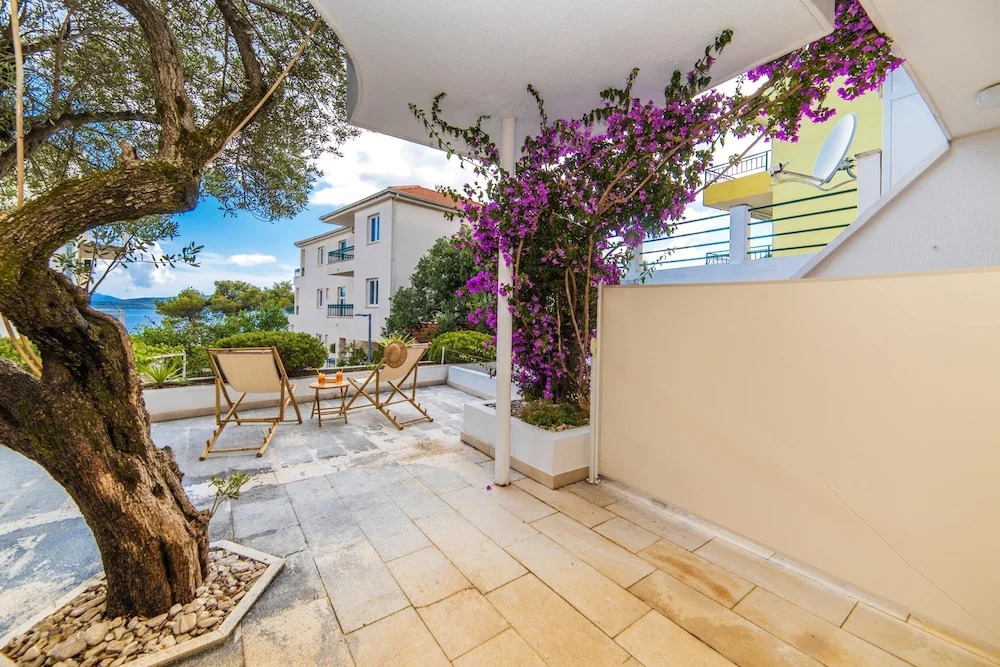 Studio in Živogoš?e, With Wonderful sea View, Enclosed Garden and Wifi - 50 m From the Beach