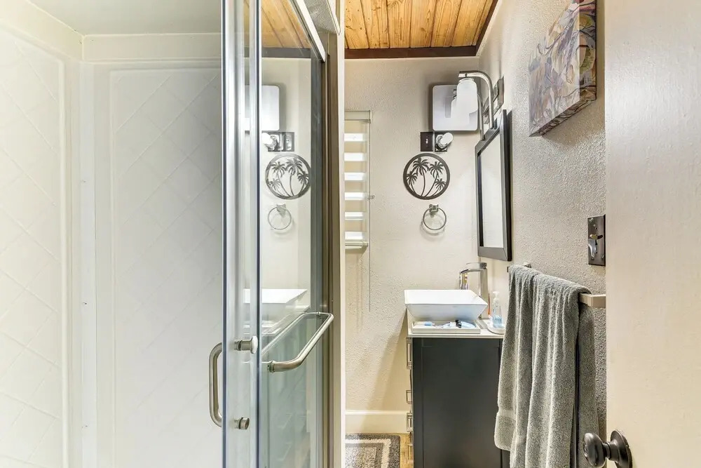 < 1 Mi to Beach! Galveston Gem w/ Outdoor Oasis