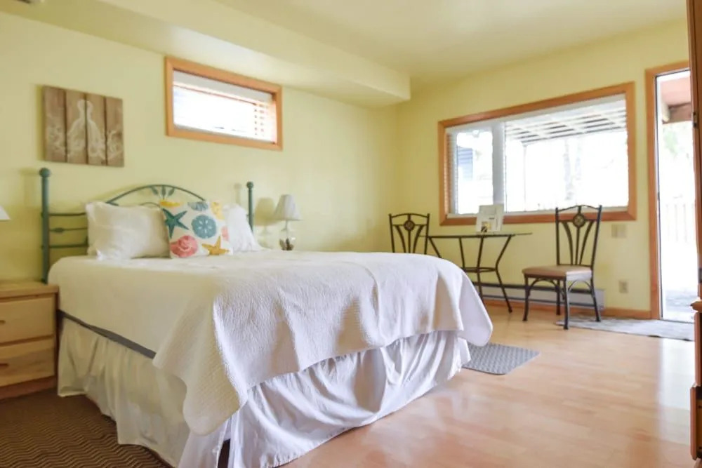 Sea Treasures Inn