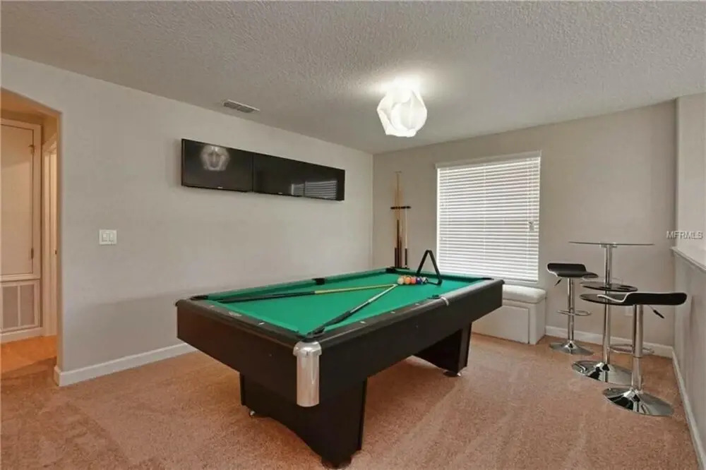 Amazing Home With Pool 8950