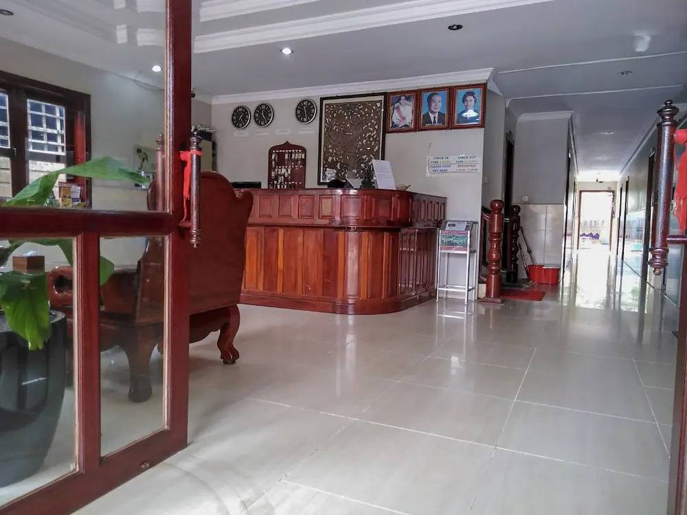 Damnak Riverside Hotel