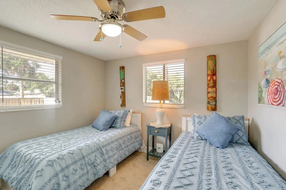 3 Mi to Beach: Venice Escape w/ Backyard Oasis