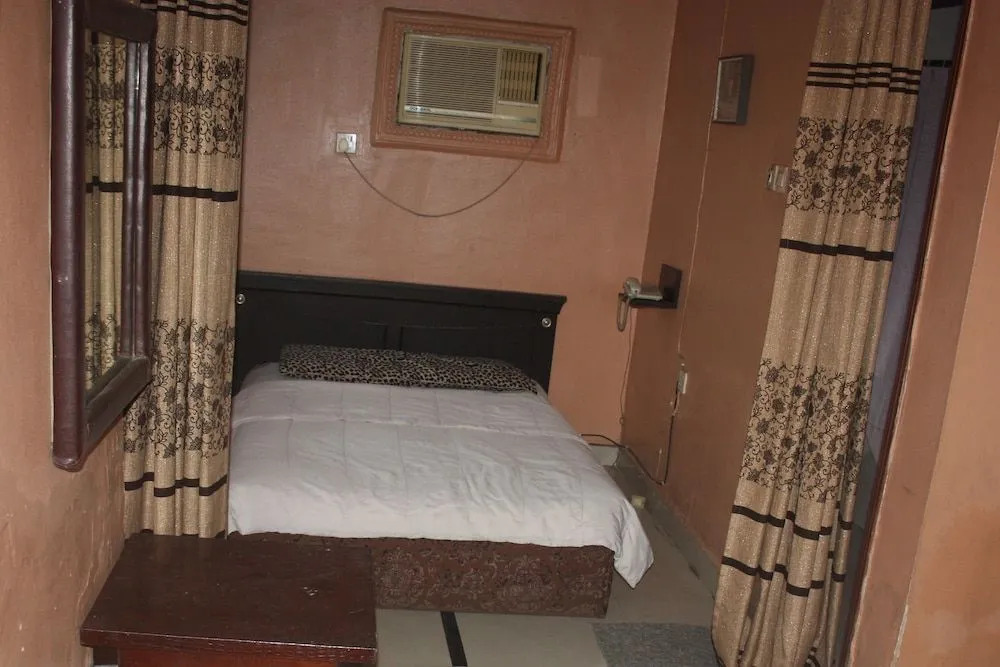 Jcb Hotel And Hall