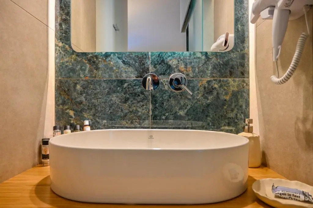 Schinoza luxury suites