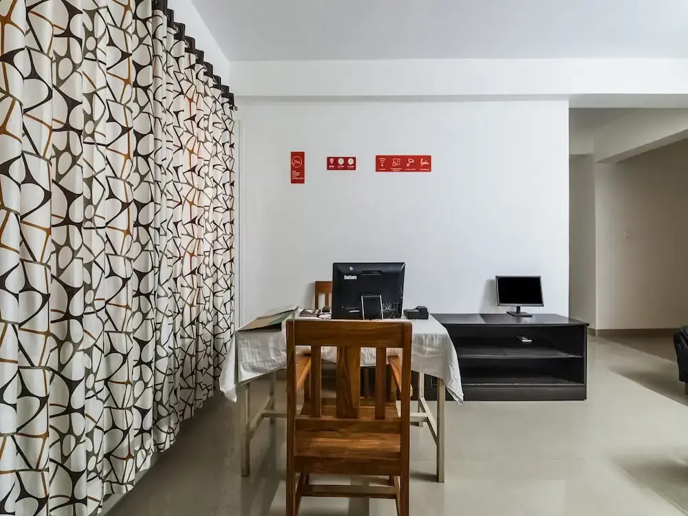 OYO 16653 Green City Service Apartment