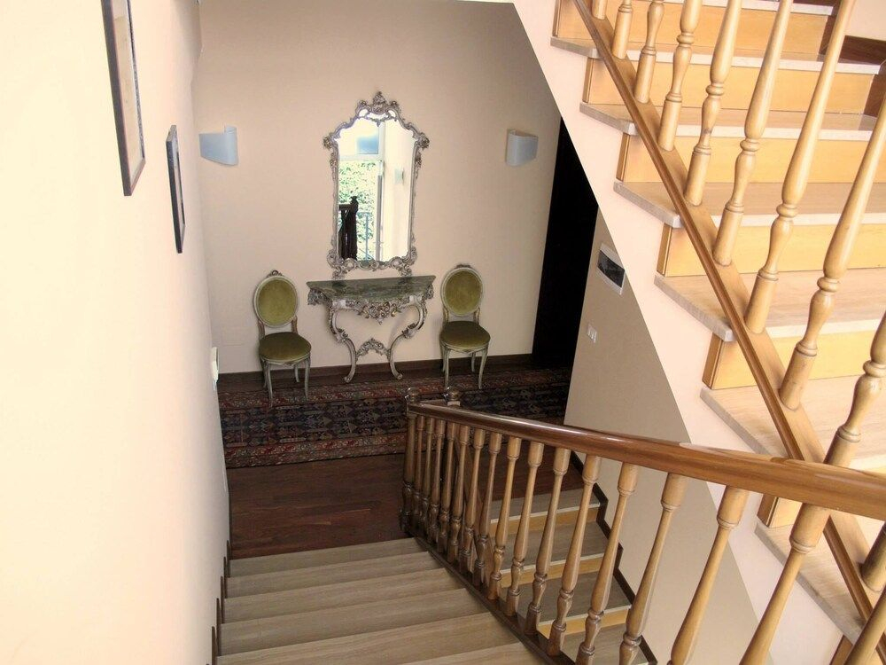 B&B Elio's Place