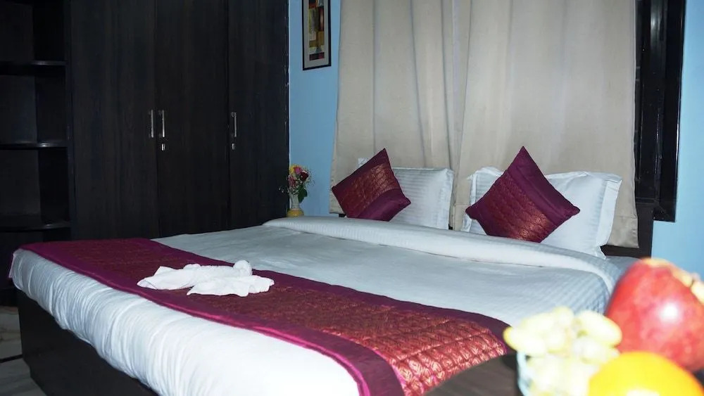 Maxfort Service Apartment