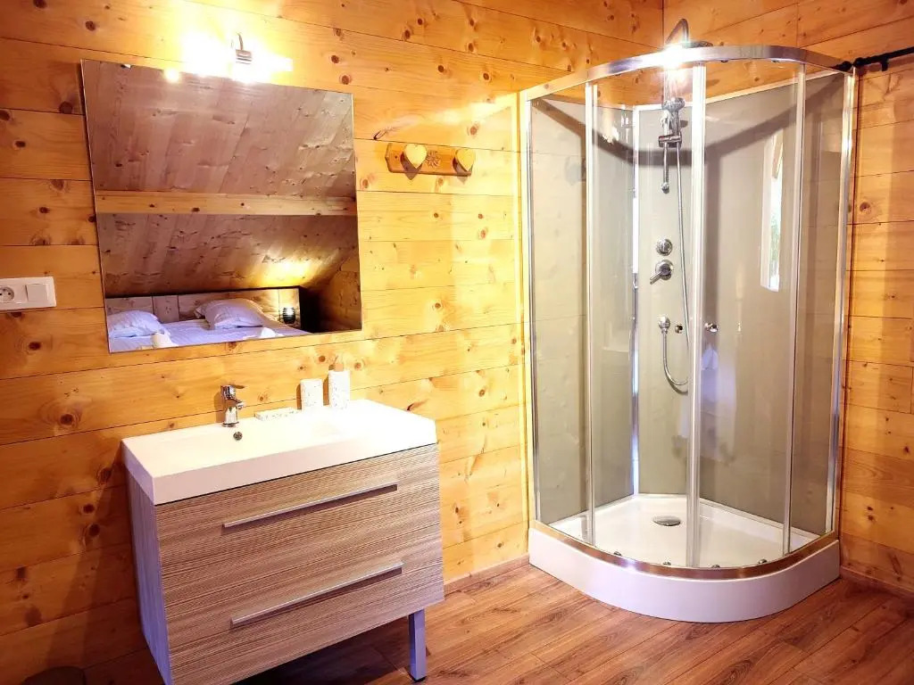 ⁂⁂ LE NID DE PIERRE & JULIE [CLEDICIHOME] 2 pas du centre ville / SPA & TERASSE AMENAGEE ⁂⁂