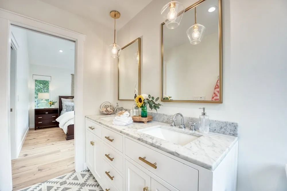 727 Sonrisa St 1 Bedroom Home by RedAwning