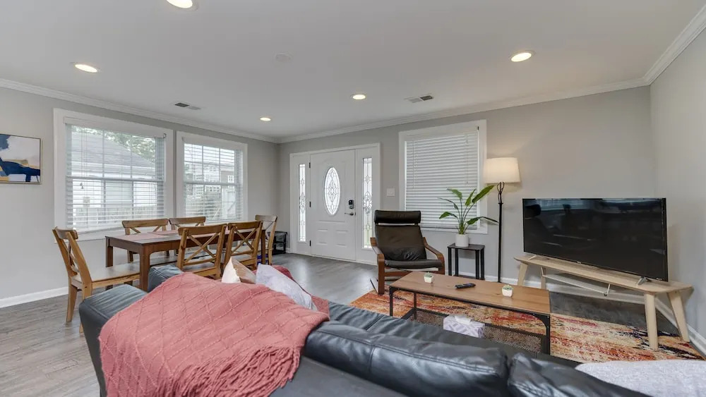 Stylish 3BR 3BA Colonial House by Cozysuites