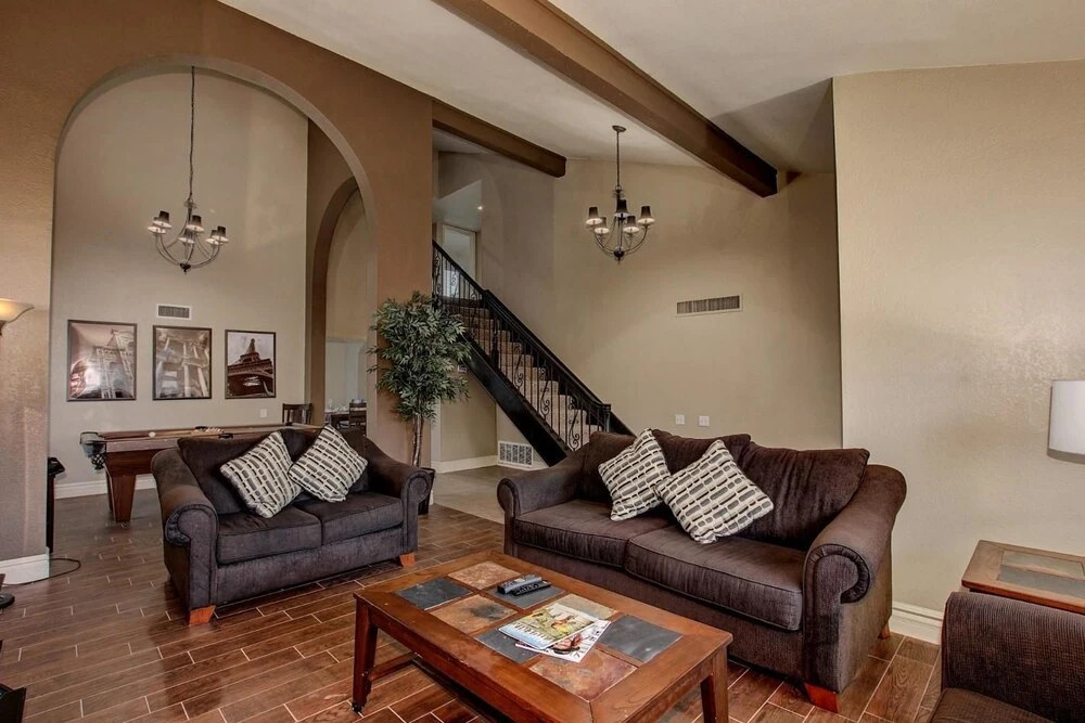 SLS The Lakes - Lovely Spacious Home with Resort Yard, Free Heated Poo