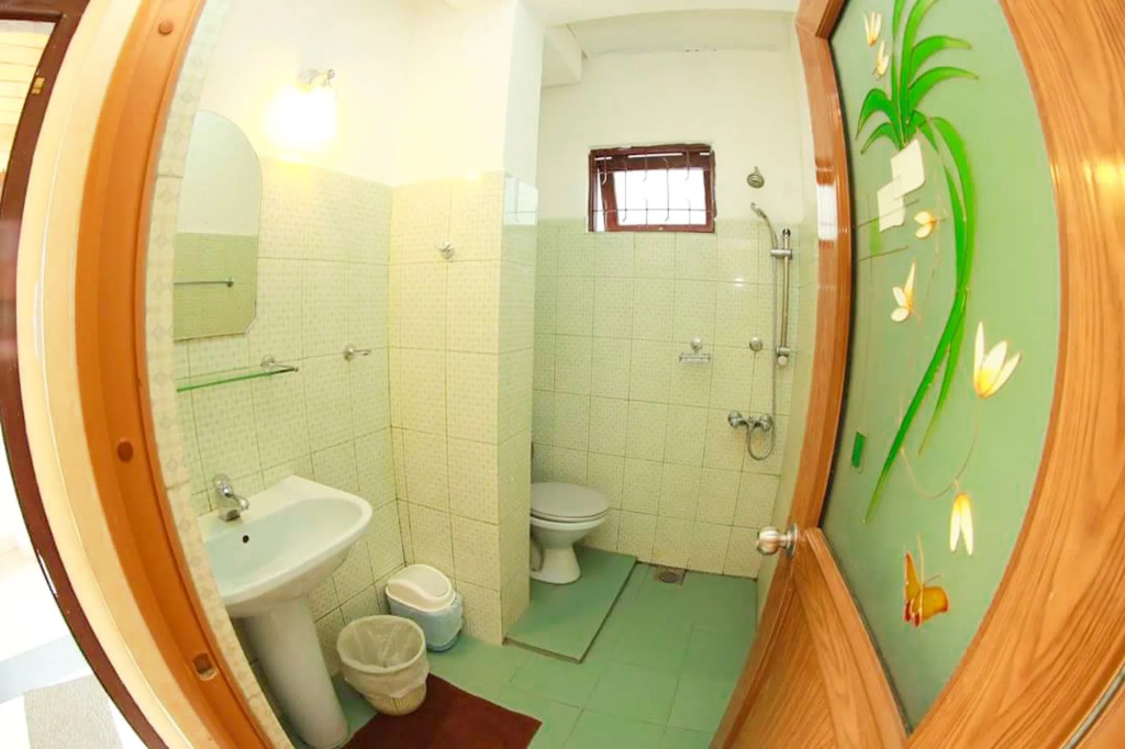 The Empyrean Airport Transit Hotel- 5 Mins from the Airport, Free Airport Pick or Drop, 24 Hr Front Desk