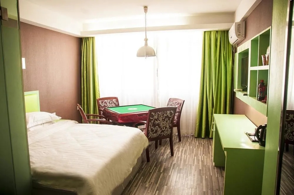 Xianning FX Hotel