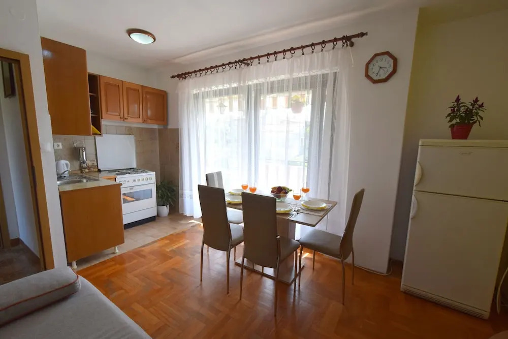 Apartment Biserka