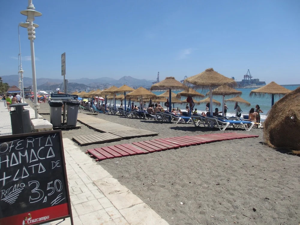 Frenta a la playa Malaga-Antonio Machado