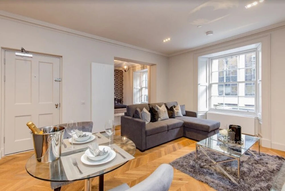 Chic and Sophisticated Apartment in the West End, Edinburgh