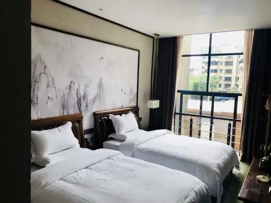 Yufeng Jade Hotel (Jianjiang Avenue Branch, Duyun City)