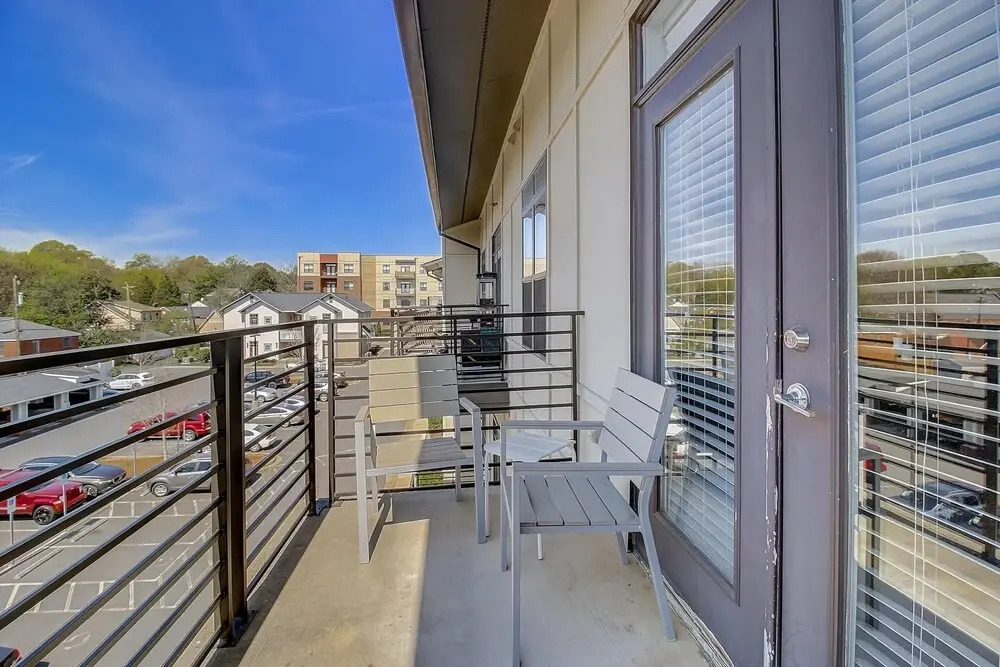FRONTDESK Village at Commonwealth Apts Plaza Midwood Charlotte