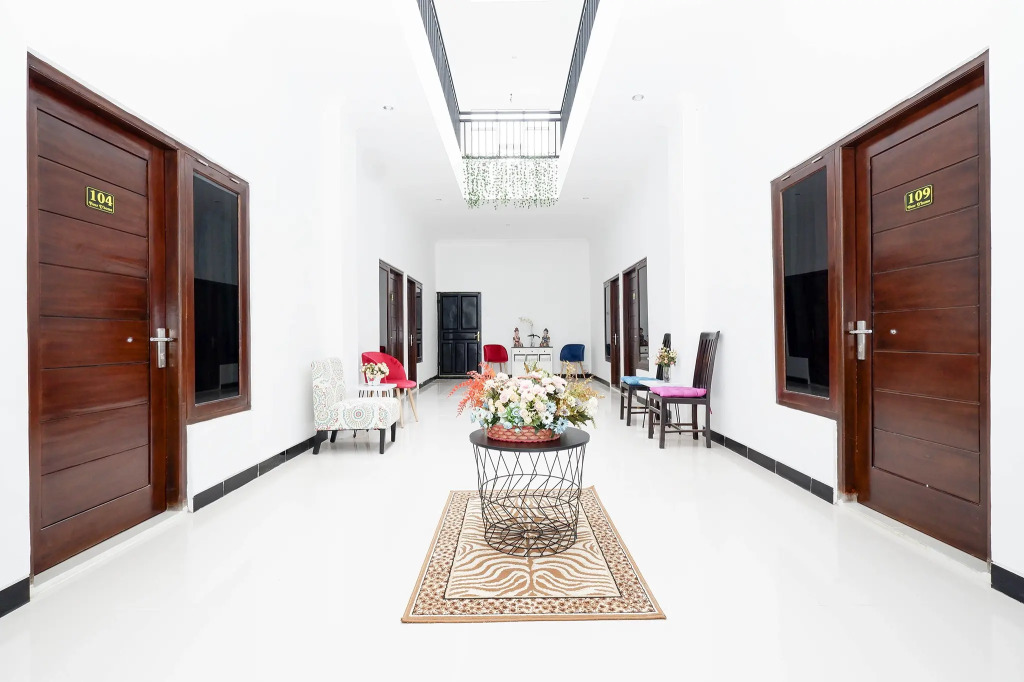OYO 1611 Four D'home