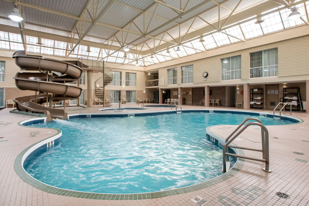 Clarion Hotel & Suites