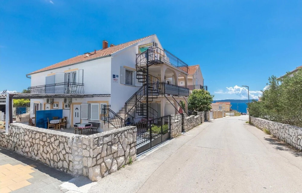 Amazing Apartment in Okrug Gornji With 2 Bedrooms, Wifi and Outdoor Swimming Pool