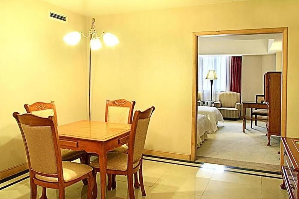 Jinlun Hotel