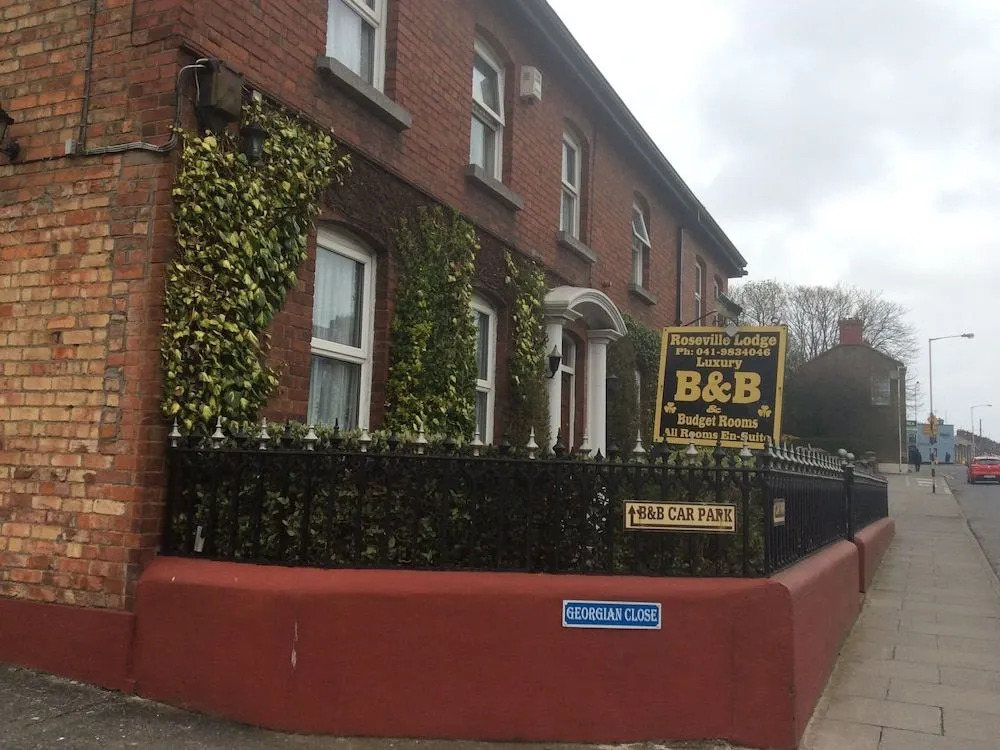 Roseville Lodge B&B
