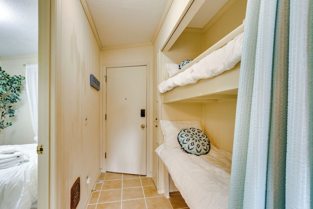 Oceanfront Hilton Head Island Condo w/ Pool Access