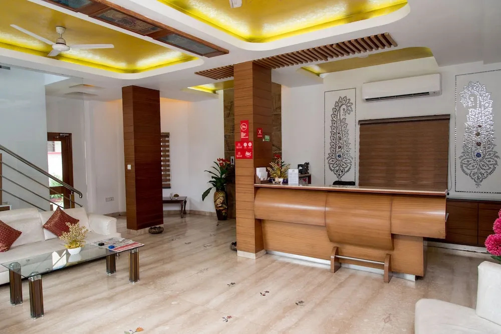 OYO 10323 Hotel Gorbandh