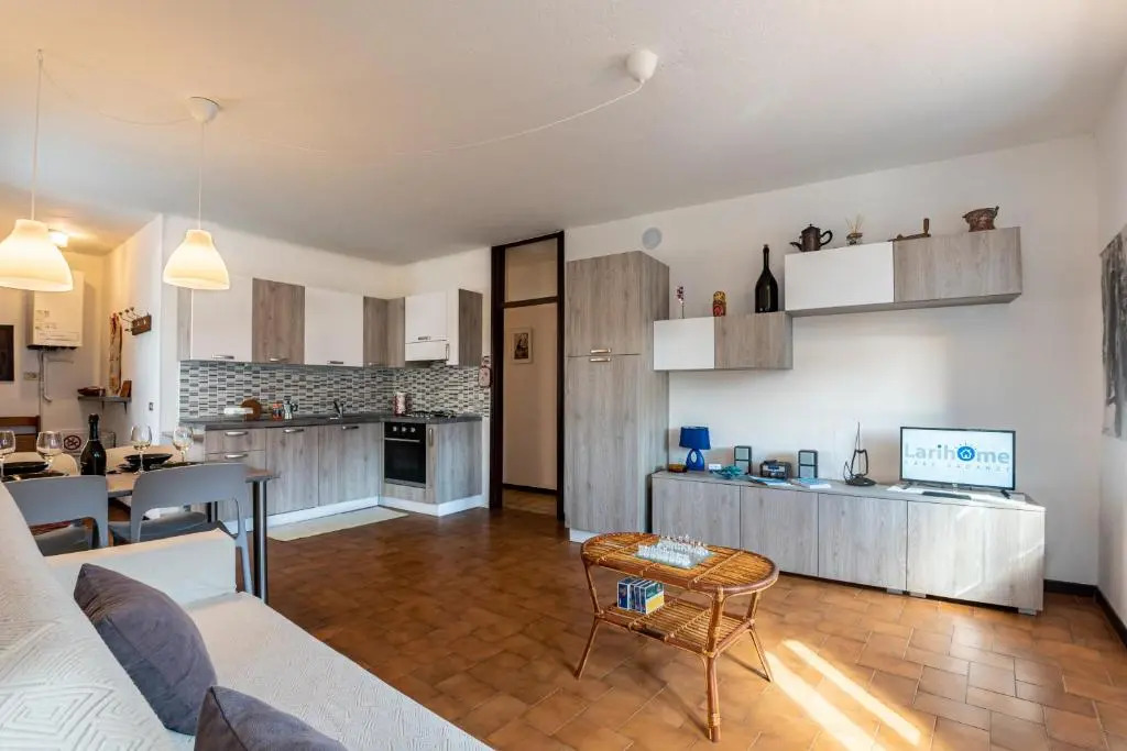 Apartment in a hamlet with lake view - Larihome A05