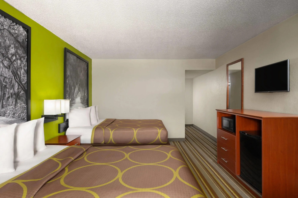 Super 8 by Wyndham Lake City