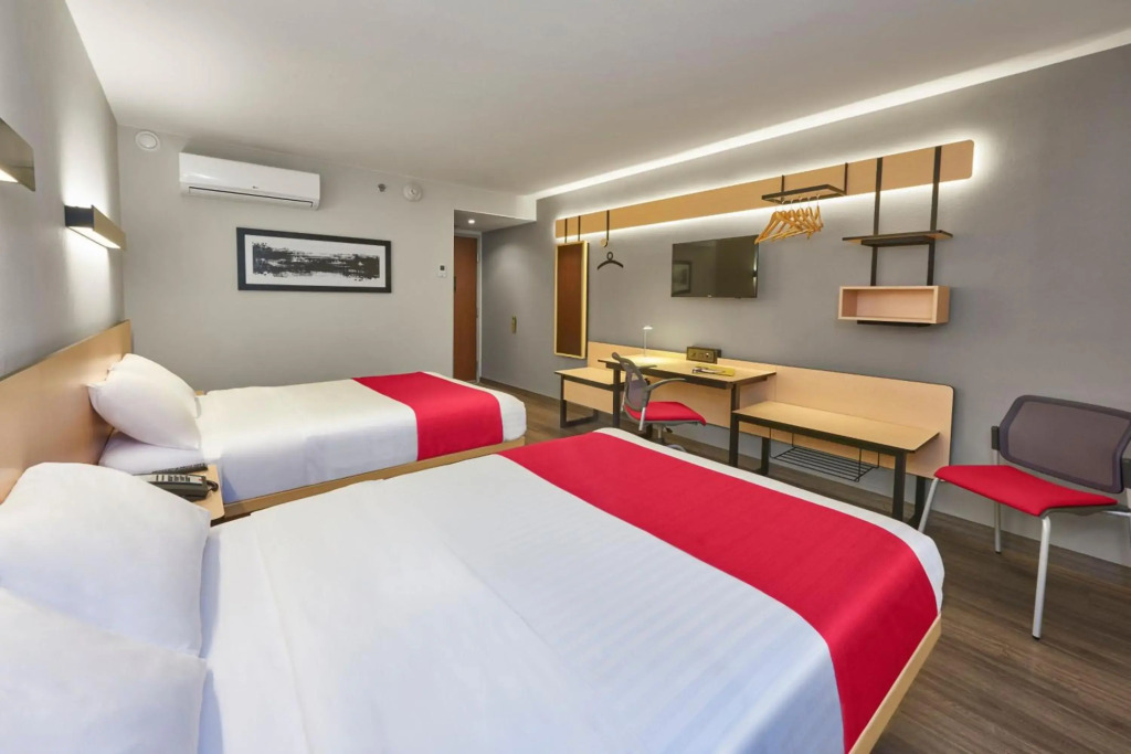 City Express by Marriott La Raza
