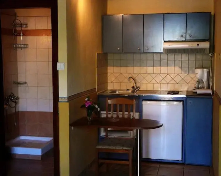 Alexandros Studios & Apartments