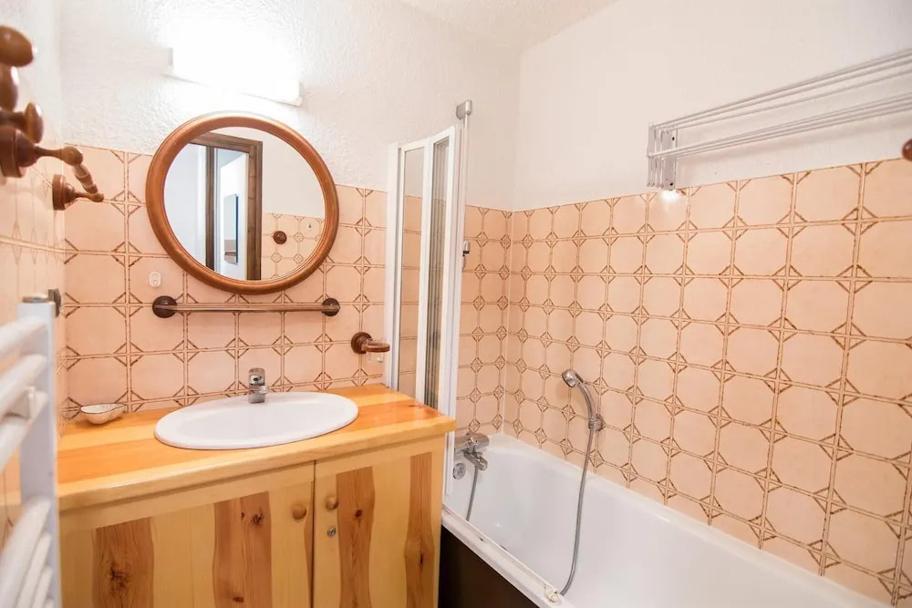 Cretes N°120 : Studio Cabine 4 Personnes / Studio Cabin 4 People
