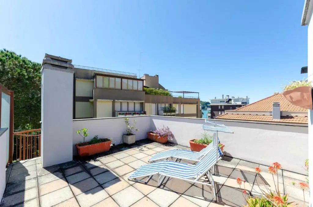 ALTIDO Apt for 4, with Private Rooftop Terrace and View