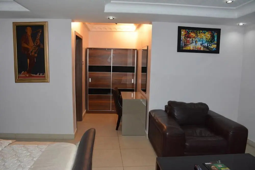 Platinum Inn Gee Hotel