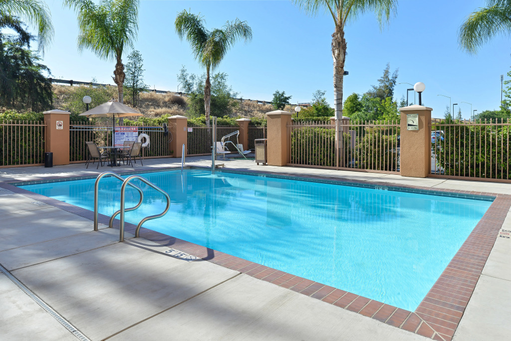 Holiday Inn Express & Suites Fresno River Park Hwy 41 by IHG