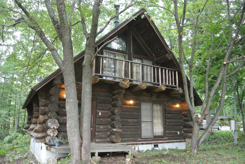 White Tree Lodge Madarao Tangram