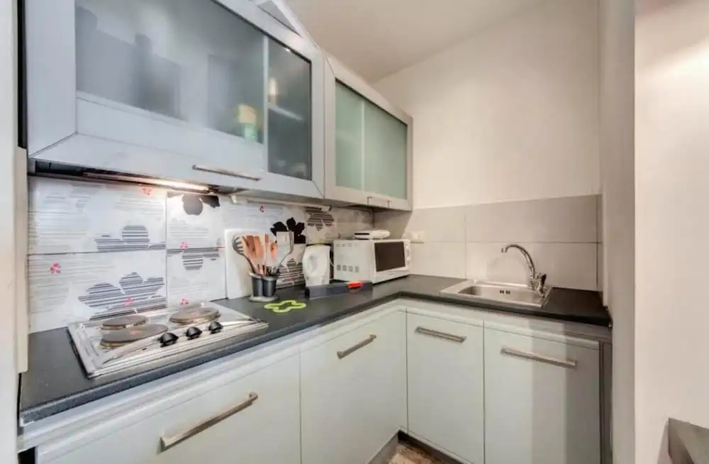 Apartment in piazza5 Scole, For 5 people, Center of Rome
